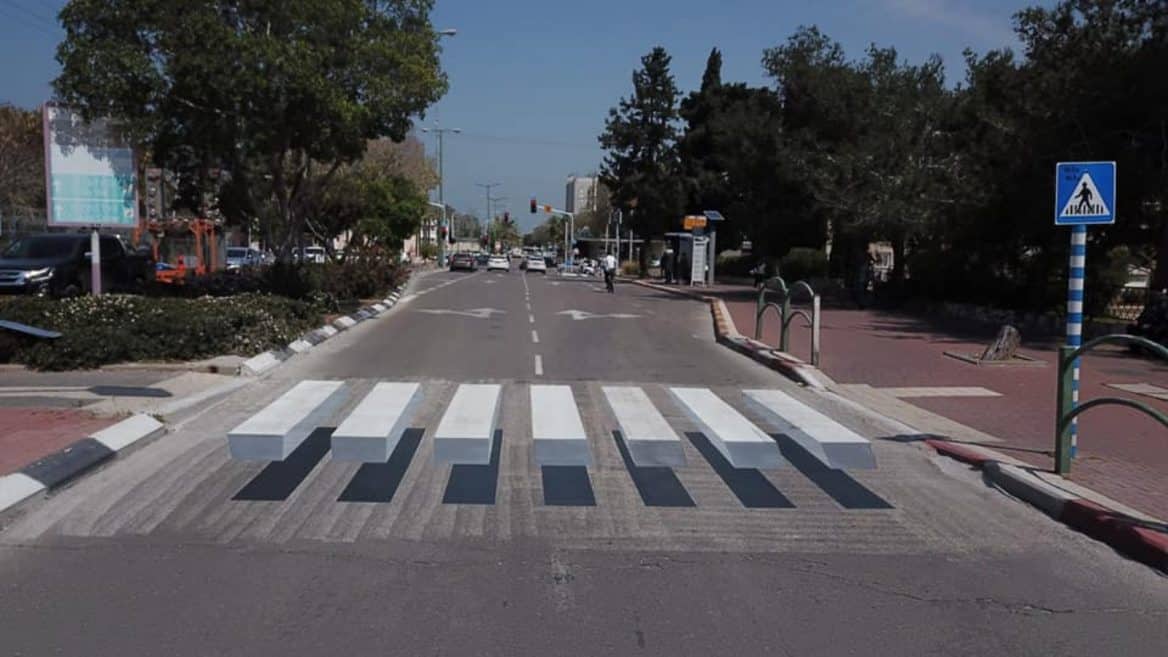 Creative Crossings Keep Israeli citizens safe